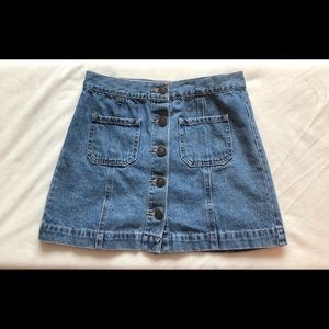 Super cute never worn button down Jean skirt!!